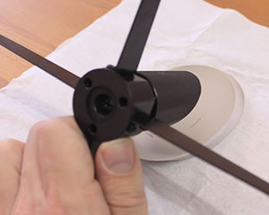 Glueing the secondary mirror to its holder