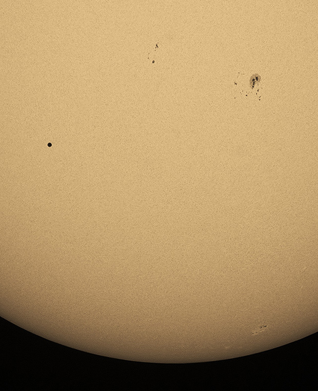 full resolution image Mercury transit over the Sun, may 2016